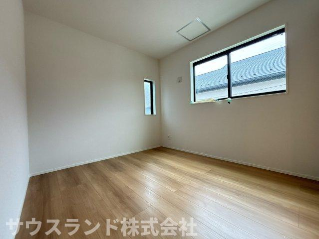 八王子市北野町6期　2号棟の洋室|明るい洋室です