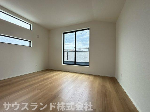 八王子市北野町6期　2号棟の洋室|明るい洋室です