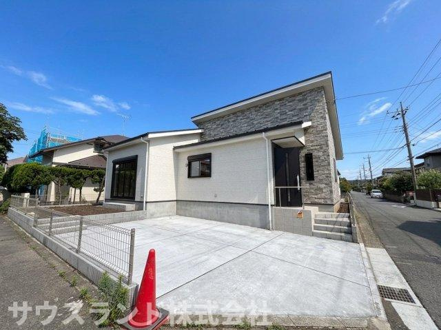 八王子市北野台30期の外観|小学校まで徒歩7分、中学校も徒歩8分の距離で、お子様の通学も安心。子育てにうれしい住環境です。