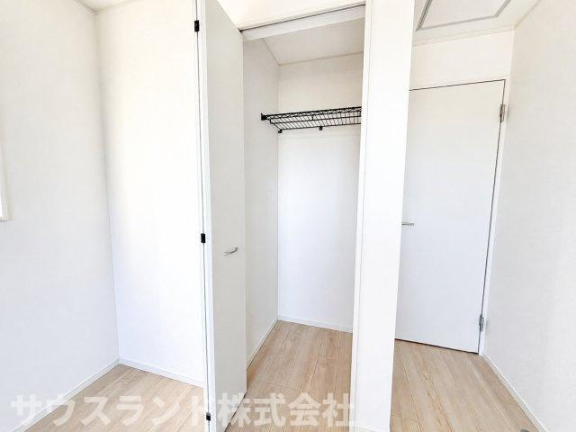 八王子市泉町　4号棟の収納|全居室収納スペースがあり、使い勝手が良いお部屋です。寝室やお子様のお部屋など、使い方も自由自在です。