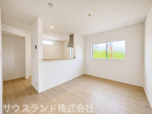 八王子市泉町　4号棟のダイニング|くつろぎとおいしい時間が広がる、快適なダイニングスペース。