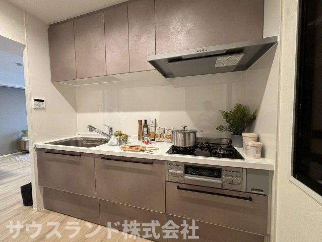 マイキャッスル八王子元横山町のキッチン|柵を設けやすいので、小さなお子様の立ち入りを防ぎやすく、安心してお料理ができます。