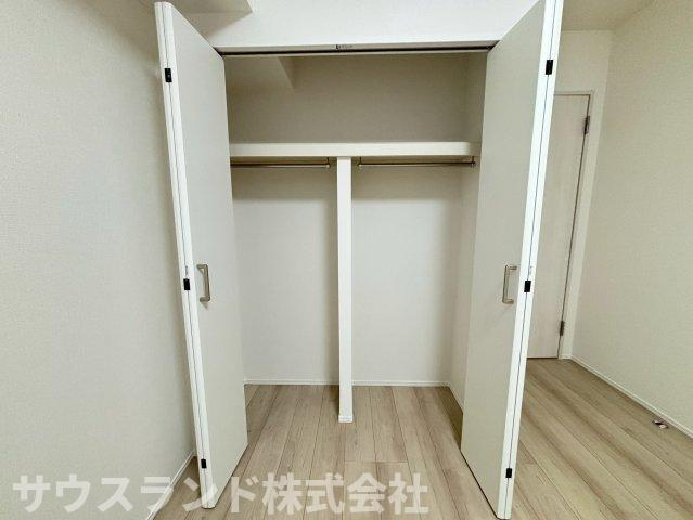 マイキャッスル八王子元横山町の収納|毎日の身支度もしやすい収納スペース。お部屋を広く保てる便利なクローゼットです。