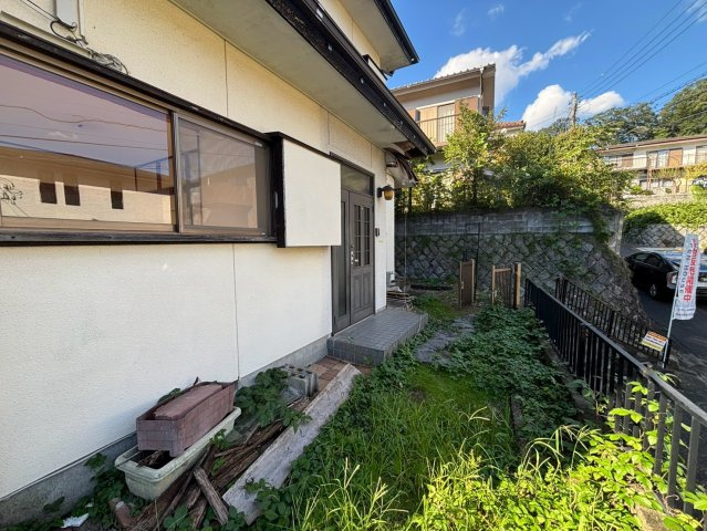 八王子市初沢町の庭|広々とした庭スペースで家庭菜園などお楽しみいただけます。