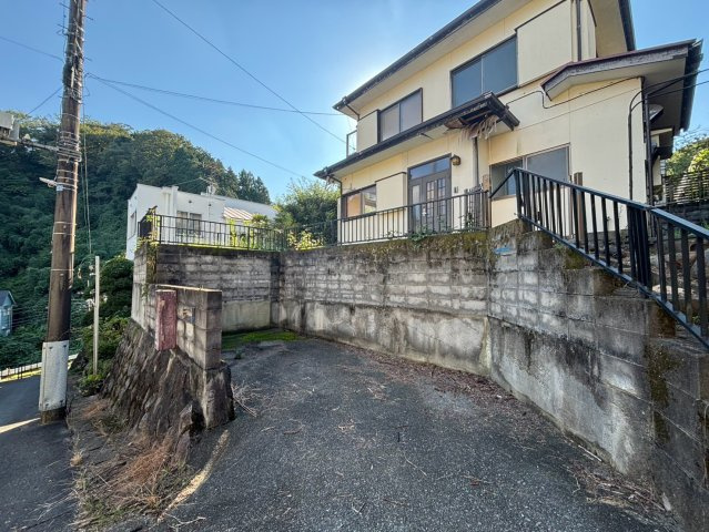 八王子市初沢町の駐車場|住まいのことなら何でもご相談ください。お客様のご希望に合わせて、丁寧にお手伝いします。