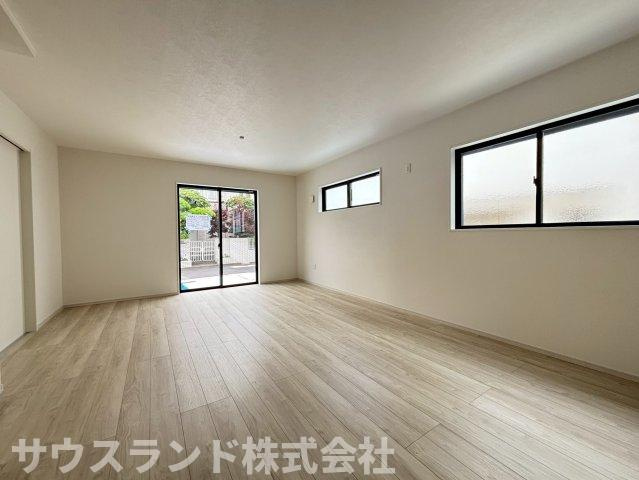 八王子市本町４期の居間・リビング|家事、食事、寛ぎ、同じ空間に居ながら、個人の時間も大切にできます。