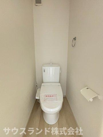 八王子市本町４期のトイレ|1階・2階それぞれにトイレがあるため、生活シーンに合わせて使い分けしやすいです。