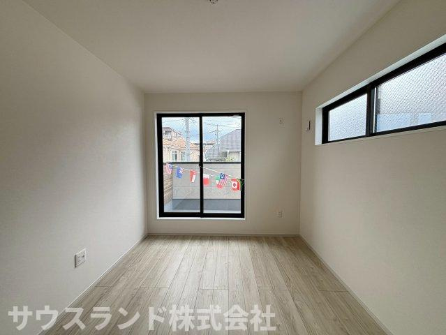 八王子市本町４期の洋室|どんなスタイルにも馴染む、シンプルな洋室空間。