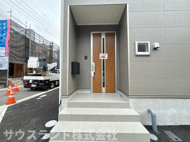 八王子市泉町　15号棟の玄関