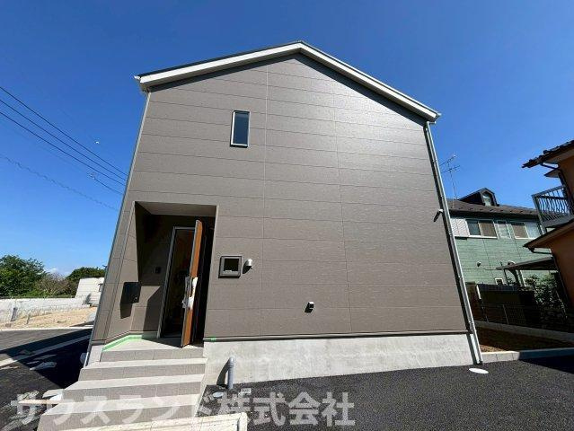 八王子市泉町　15号棟の外観|スーパーが近隣に複数点在しており、日々のお買い物もスムーズに完了。暮らしに便利な住環境です。