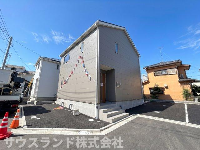 八王子市泉町　15号棟の前面道路含む現地写真|スーパーが近隣に複数点在しており、日々のお買い物もスムーズに完了。暮らしに便利な住環境です。