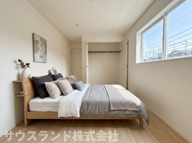 八王子市泉町　15号棟の洋室|自然と優れた都市機能を享受する魅力あふれる住環境です。※本画像はCGで作成しており、実際に現地に家具は置かれておりません。また、価格に家具は含まれておりません。