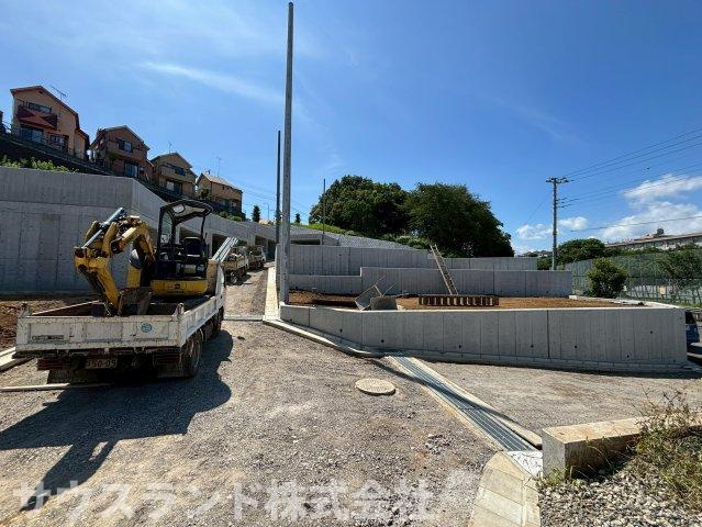 八王子市山田町の前面道路含む現地写真|新しい住まいが集まり、新しいコミュニティが生まれる多棟分譲地。安心して暮らせる環境と、これから育まれる街の温もりが魅力です。