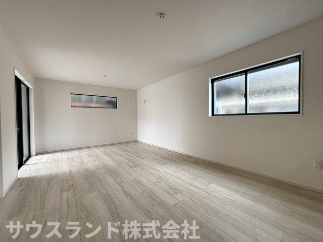 八王子市本町４期の居間・リビング|家事、食事、寛ぎ、同じ空間に居ながら、個人の時間も大切にできます。