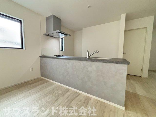 八王子市本町４期のキッチン|家族の笑顔が集まるダイニングスペース。ゆとりあるLDKで毎日の食卓を快適に彩ります。