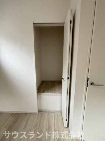 八王子市本町４期の収納|使いやすいクローゼットを備え、生活感を抑えた整った居室空間を保てます。