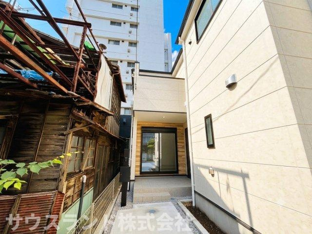 八王子市本町４期の外観|道路から建物が見えにくく、プライベート感のある暮らしを実現。喧騒を離れて穏やかに過ごせる旗竿地です。