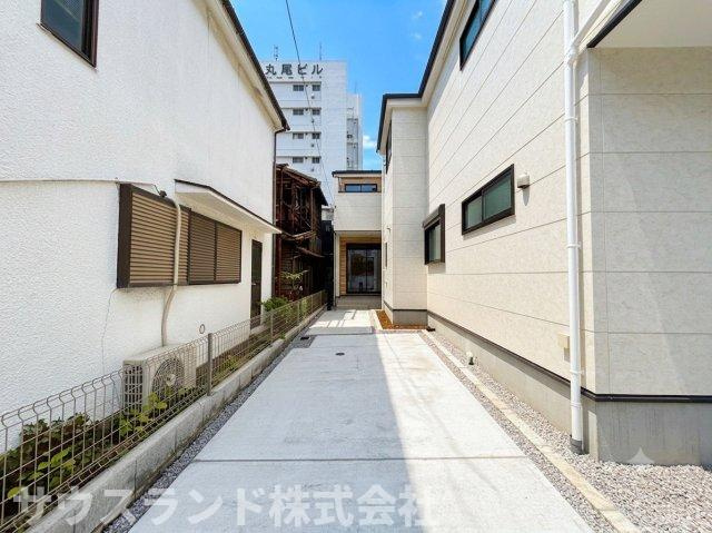 八王子市本町４期の駐車場|カースペース2台駐車可能！（車種によります）ご夫婦でそれぞれのお車を停められます。