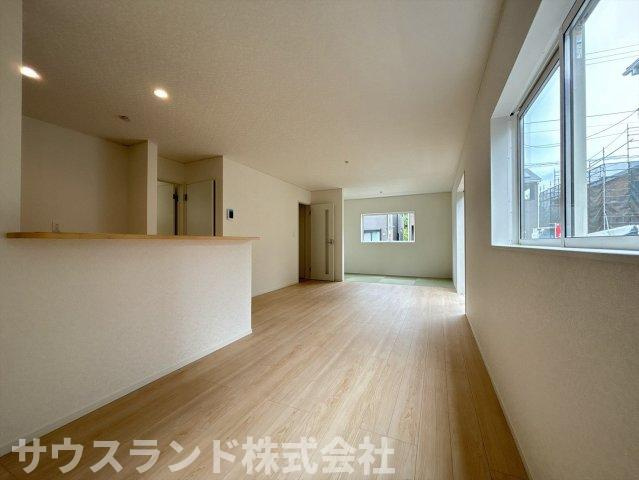 八王子市泉町　19号棟の居間・リビング