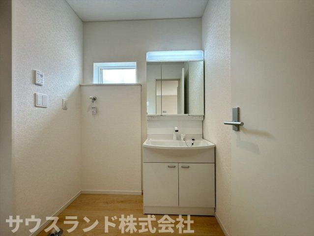 八王子市泉町　19号棟の独立洗面台