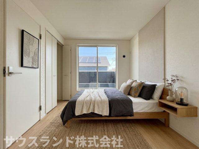 八王子市泉町　19号棟の居間・リビング|どこか心が落ち着く現地。自然と共に暮らせる落ち着いた街並みが印象的です。※本画像はCGで作成しており、実際に現地に家具は置かれておりません。また、価格に家具は含まれておりません。