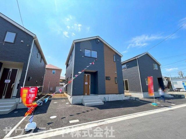 八王子市泉町　18号棟の外観|道路側から見た建物の外観です。プライバシーに配慮された窓の配置になっており、外からの視線を気にすることなく室内でリラックスして過ごせます。防犯面でも安心感があり、穏やかな毎日を送っていただけます。