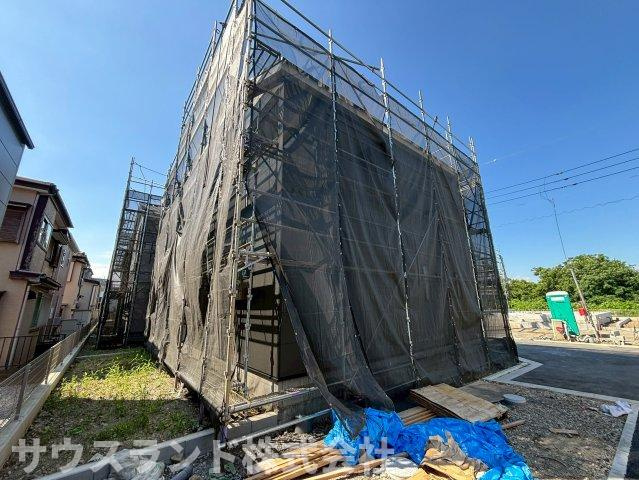 八王子市泉町　16号棟の前面道路含む現地写真|良好な住環境を守る、第一種低層住居専用地域に立地。自然と優れた都市機能を享受する魅力あふれる住環境です。