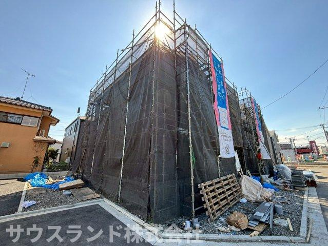 八王子市泉町　16号棟の前面道路含む現地写真|周辺には高い建物が無いので開放感に溢れ、陽当たり・風通しにも恵まれています。