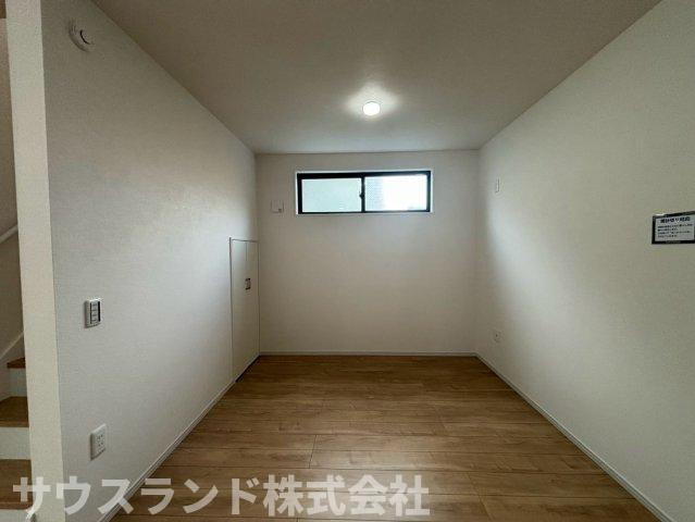 東浅川町8期　2号棟の洋室