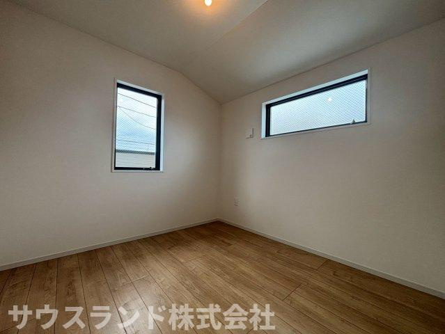 東浅川町8期　2号棟の洋室