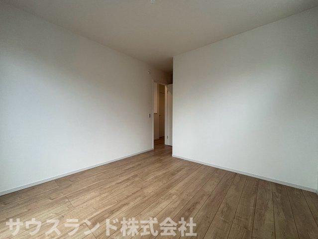 東浅川町8期　2号棟の洋室