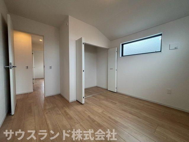 東浅川町8期　2号棟の洋室