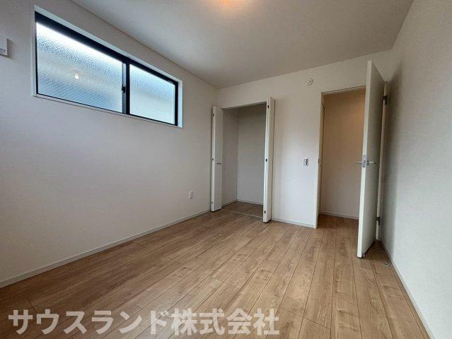 東浅川町8期　2号棟の洋室