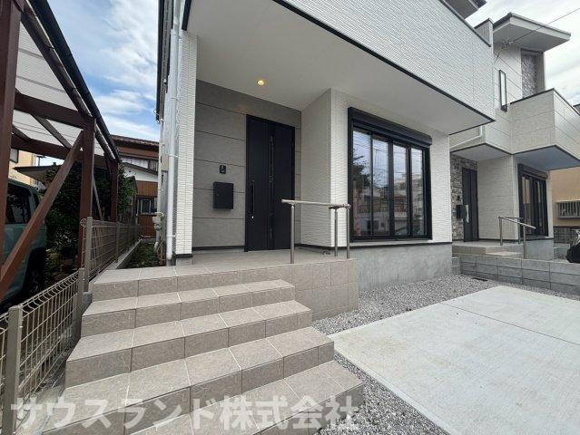 東浅川町8期　2号棟の玄関