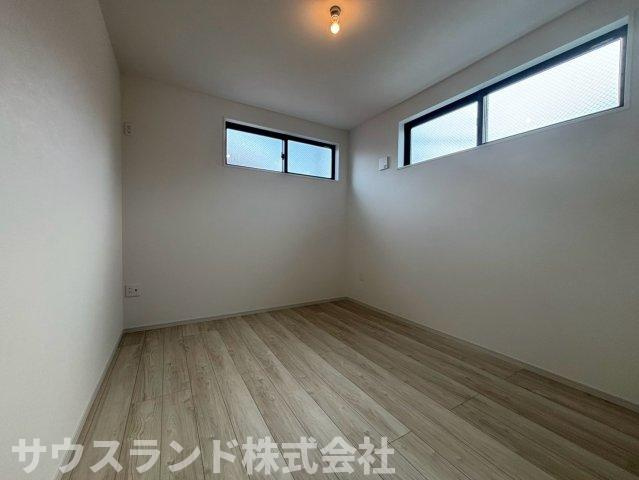 東浅川町8期　1号棟の洋室