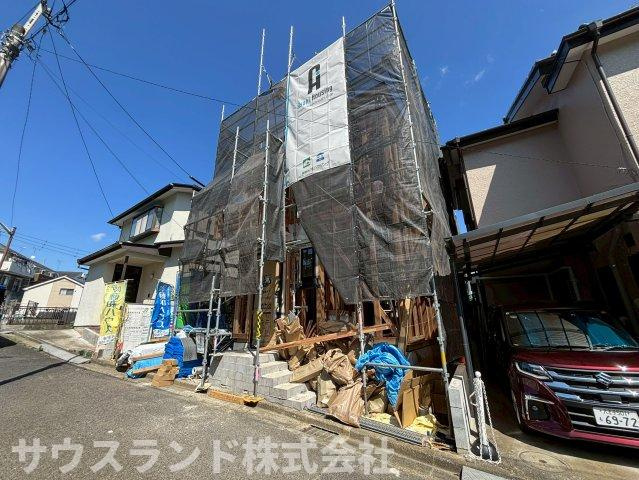 八王子市緑町7期の外観|「富士森公園」徒歩圏内。春は「さくら祭り」夏は「花火大会」など、季節ごとのイベントを楽しみやすい住環境です。