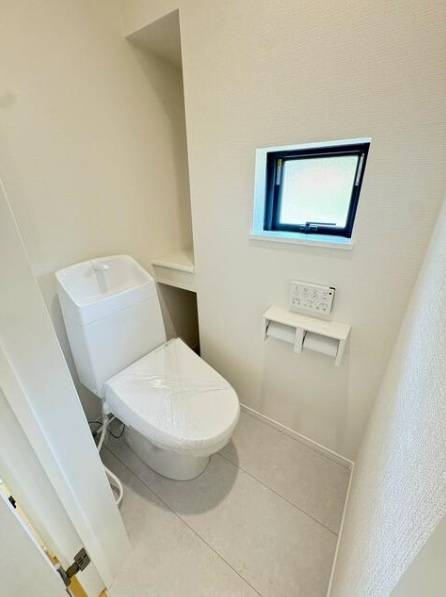 八王子市西寺方町のトイレ|同ハウスメーカーの室内写真。実際の建物とは形状、色味が異なる場合がございます。詳細はお問い合わせください。