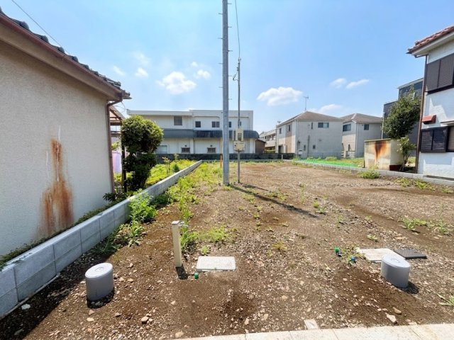 八王子市上野町の外観|遮る高い建物がなく、広い青空を身近に感じられる日当たり良好な現地です！たっぷりの自然光と心地よい風を取り込める温かいお家が完成します。ガーデニングやおうちキャンプなど外の空間も存分に楽しめます。