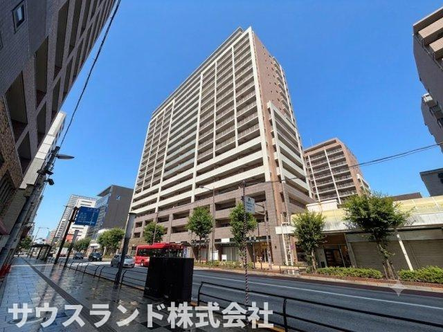 マクシスタワーズアーバンデュオの外観|夏祭りや酉の市など、季節ごとの催しも楽しめ、暮らしの中で街のにぎわいや地域の温かさを感じられます。
