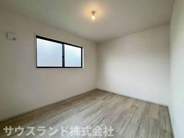 八王子市子安町2期の洋室|シンプルな内装なので埃や汚れがたまりにくく、お掃除がしやすいです。