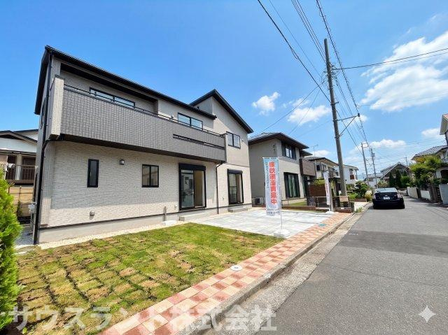 八王子市北野台1丁目の前面道路含む現地写真|JR中央線・横浜線・八高線「八王子駅」行のバス停まで徒歩2分。お出かけに便利な立地です。