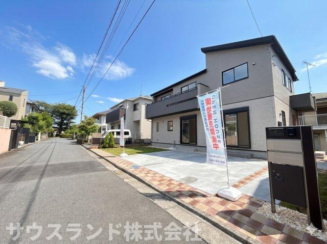 八王子市北野台1丁目の前面道路含む現地写真|良好な住環境を守る、第一種低層住居専用地域に立地。自然と優れた都市機能を享受する魅力あふれる住環境。