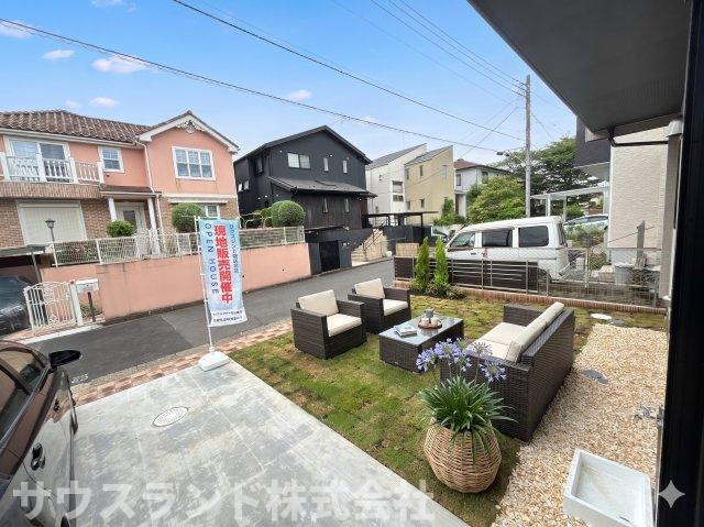 八王子市北野台1丁目の庭|お庭が付いています。（家具はCGにて作成したものです。実際にはついておりません。）