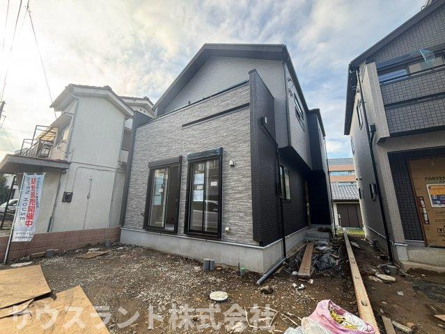 八王子市万町　1号棟の外観|各部屋にしっかりと窓を配置しており、お部屋の奥まで明るい自然光が届きやすい設計です。風通しも良く、湿気がこもりにくいため、季節を問わず室内を快適な状態に保ちやすく、日々健やかにお過ごしいただけます。
