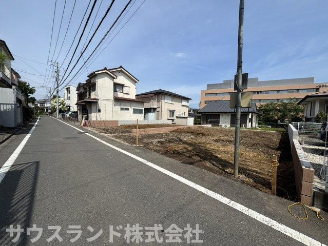 八王子市万町　2号棟の前面道路含む現地写真|「八王子」駅まで徒歩14分の便利な立地！中央線・横浜線・八高線が利用できて多方面へのお出かけスムーズ