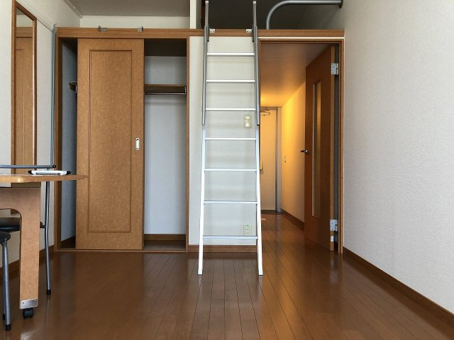 レオパレスＯＳＡＷＡの居間・リビング