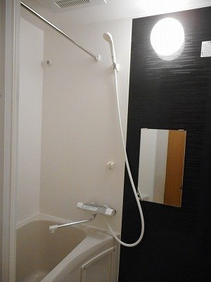 クレイノいちごの木の浴室