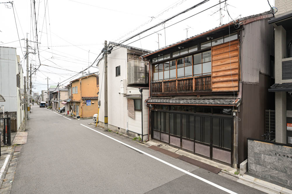 千本丸太町 もてなしの京町家の前面道路含む現地写真