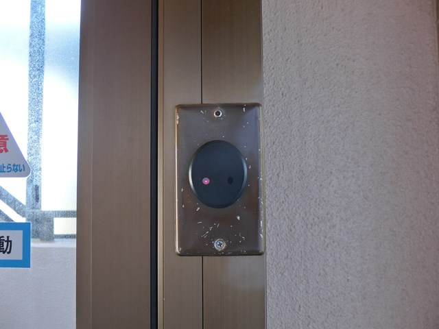 エンブレム梅本のセキュリティ|【オートロック】解錠キーをかざす部分