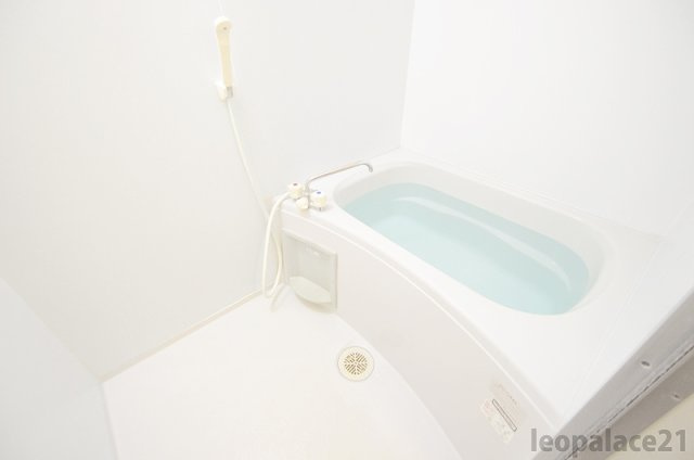レオパレスブラウンブレッドの浴室|設備・仕様は号室により異なる為、現況を優先致します。